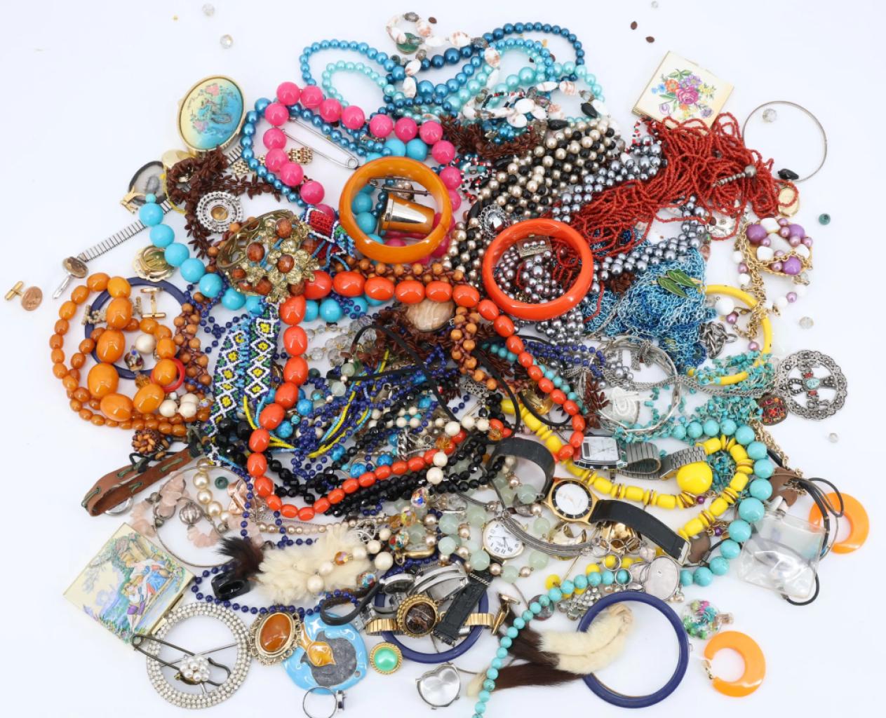 Expertise Fort lot de bijoux fantaisie diverS - Artemis Estimations