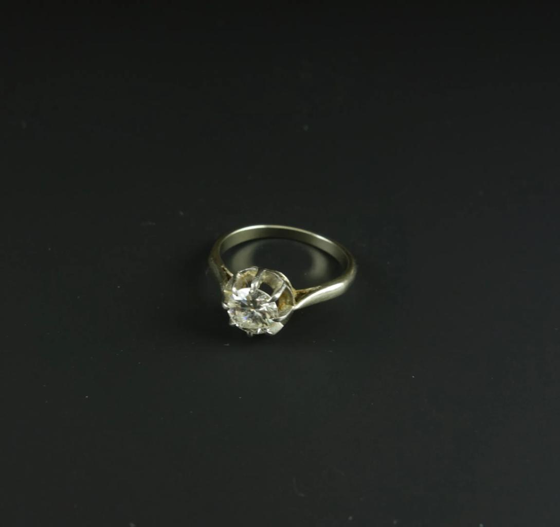 Expertise Bague en platine centrée d'un diamant solitaire - Artemis Estimations