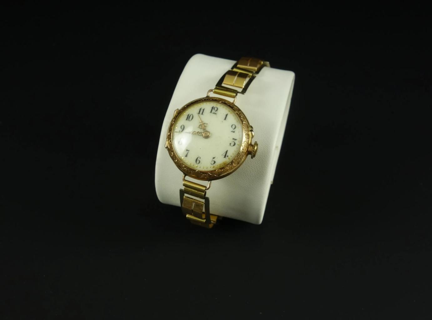 Expertise Montre bracelet de dame en or 18 carats - Artemis Estimations