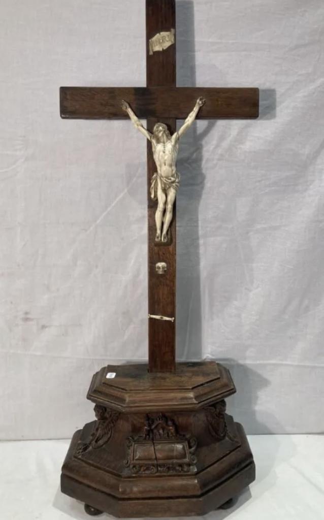 Expertise Crucifix ivoire - Artemis Estimations