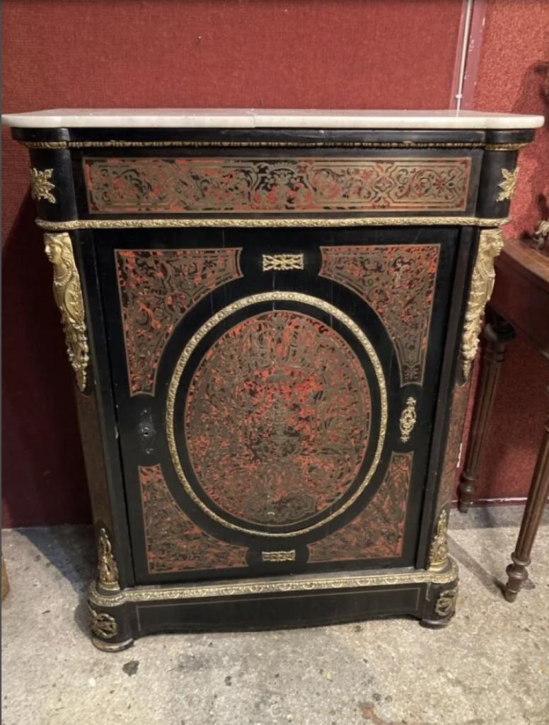 Expertise Meuble d'entre deux à hauteur d'appui d'époque Napoléon III - Artemis Estimations