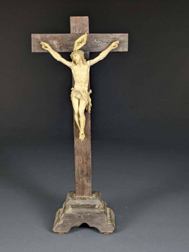 Expertise IVOIRE - Cristo Vivo et son titulus crucis - Artemis Estimations