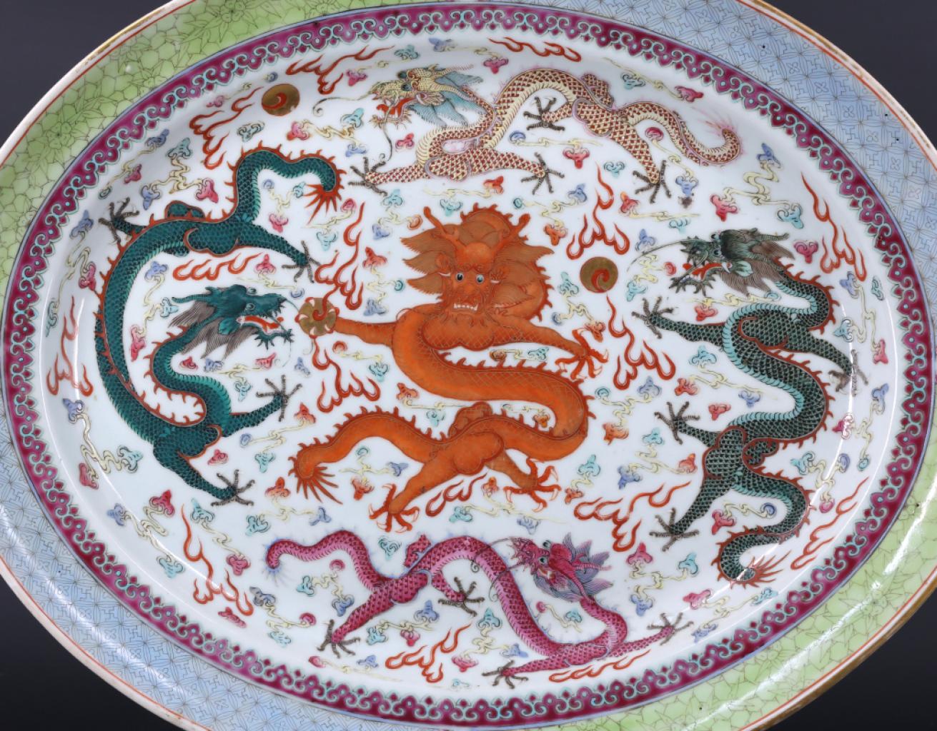 Expertise Plat porcelaine oval dragon - Artemis Estimations