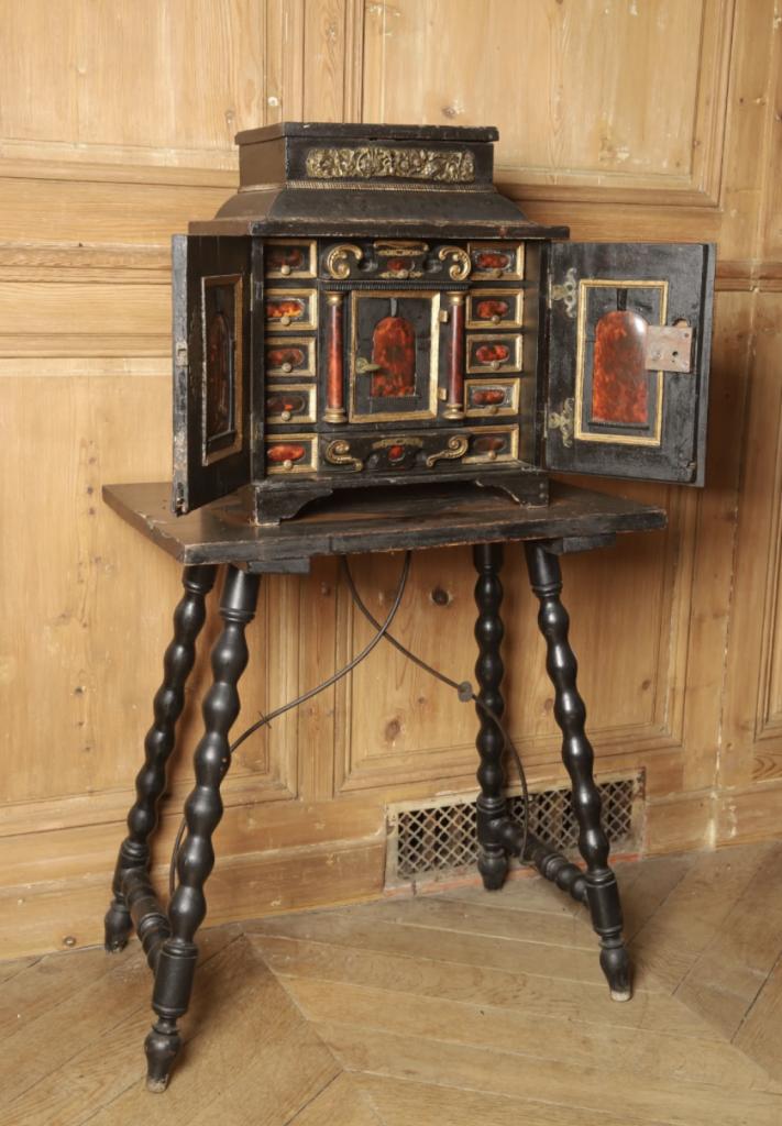 Expertise Cabinet portatif flamand - Artemis Estimations