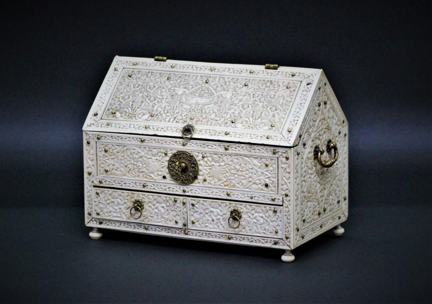 Expertise RARE COFFRET EN IVOIRE, SRI LANKA, XVIIème SIÈCLE - Artemis Estimations