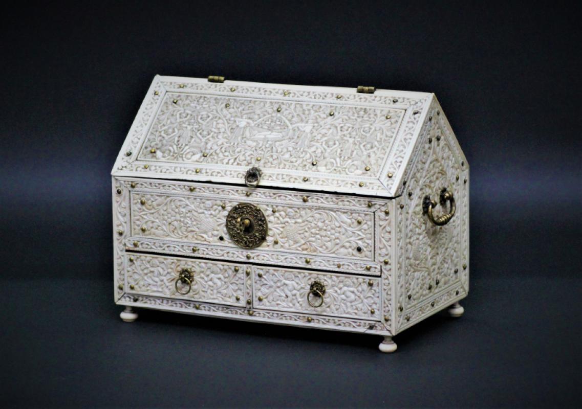 RARE COFFRET EN IVOIRE, SRI LANKA, XVIIème SIÈCLE