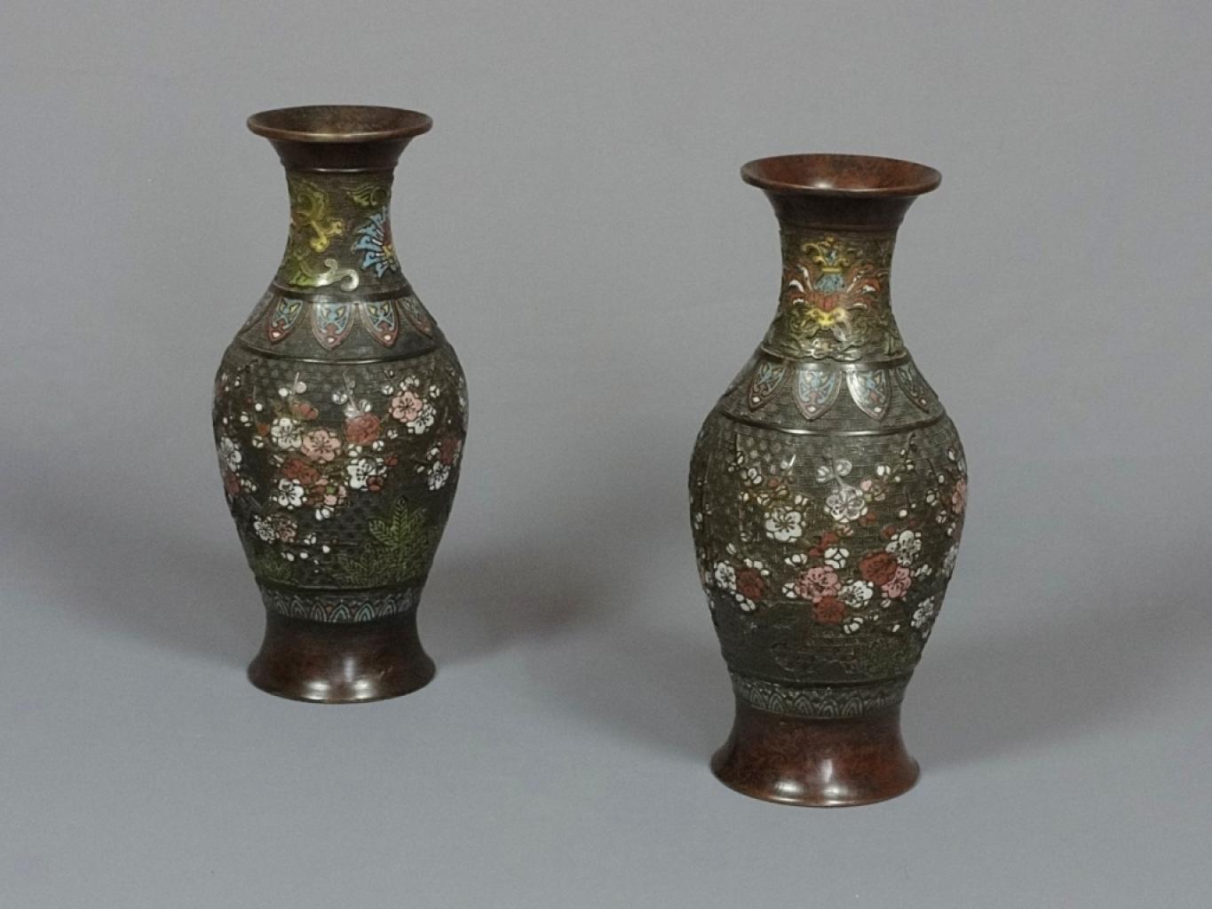 Expertise Paire de vases - Artemis Estimations