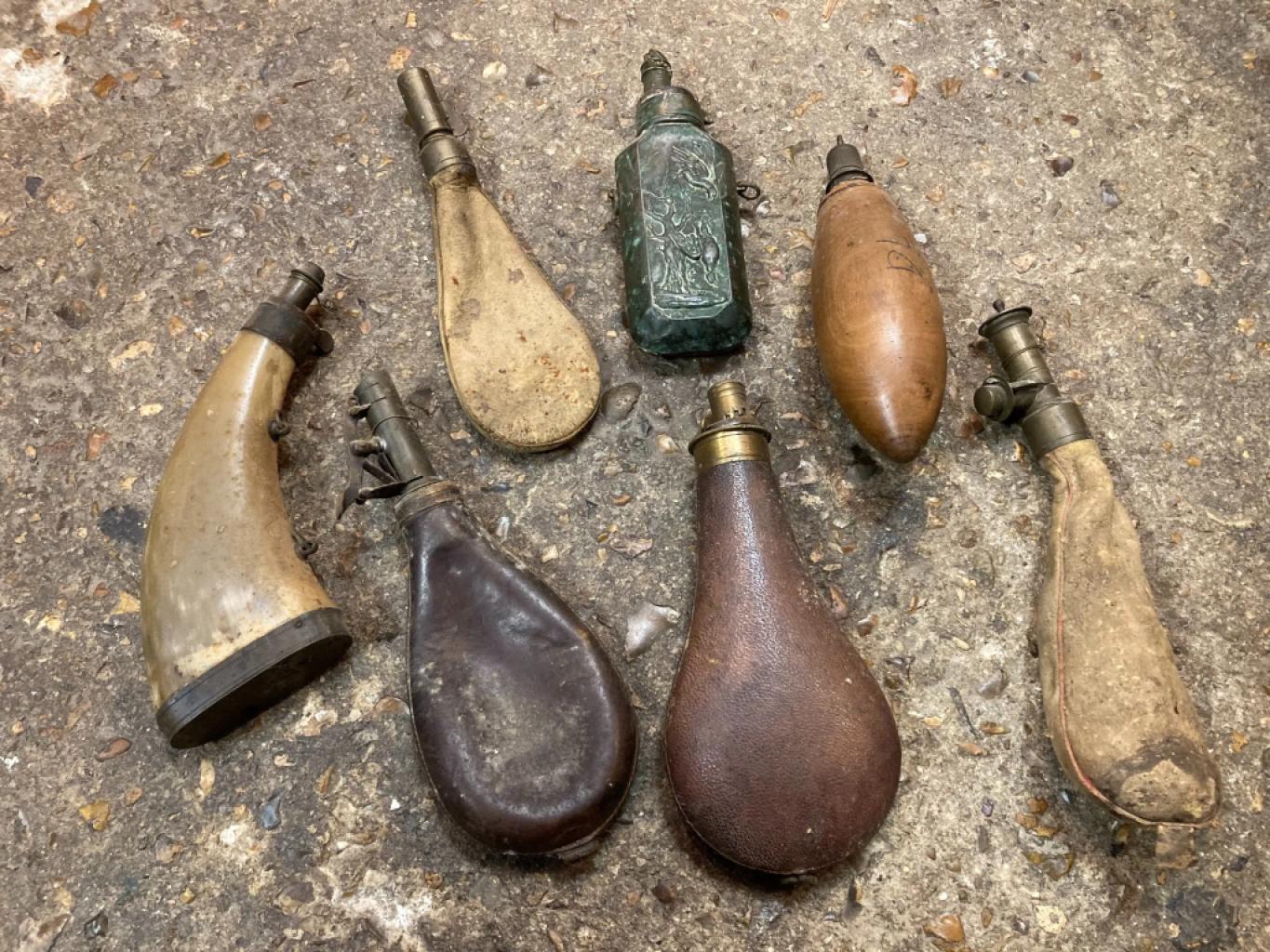 Expertise Lot de poires à poudre XIXème - Artemis Estimations