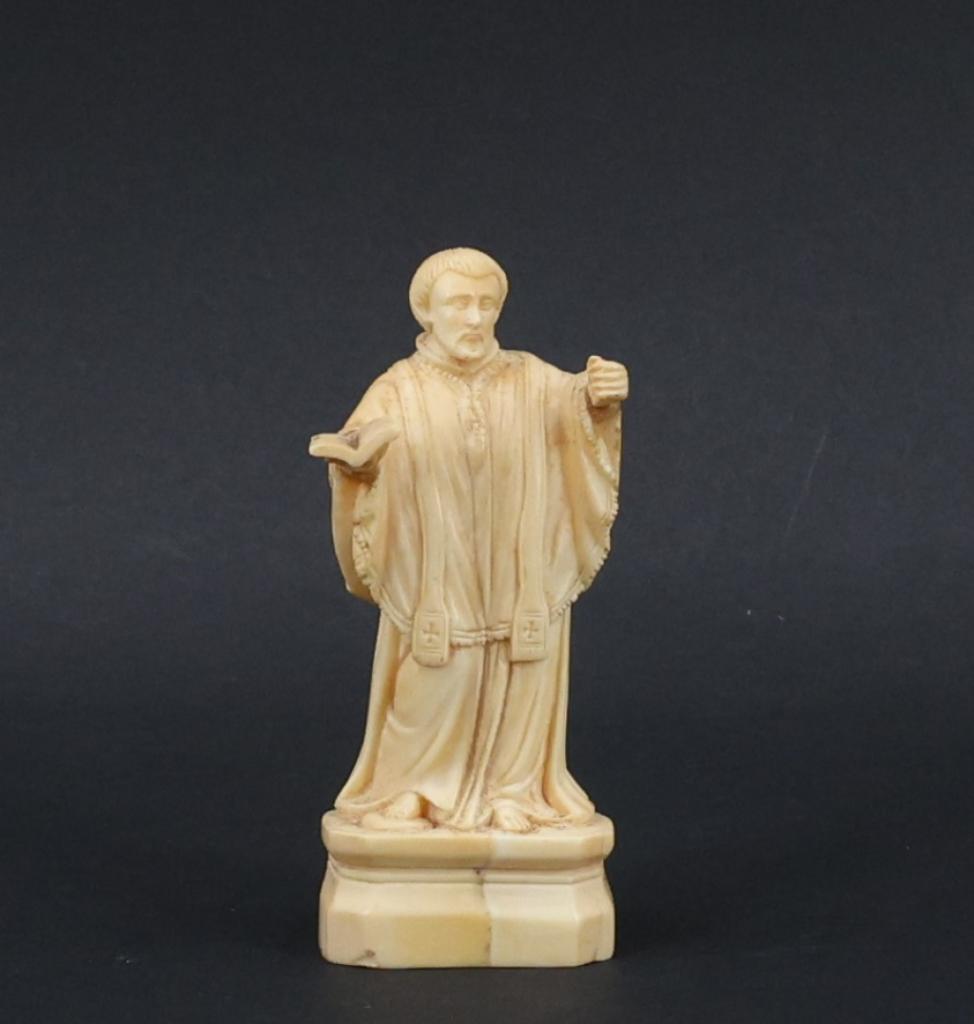 Expertise Ecclésiastique debout Sujet en ivoire d'hippopotame - Artemis Estimations