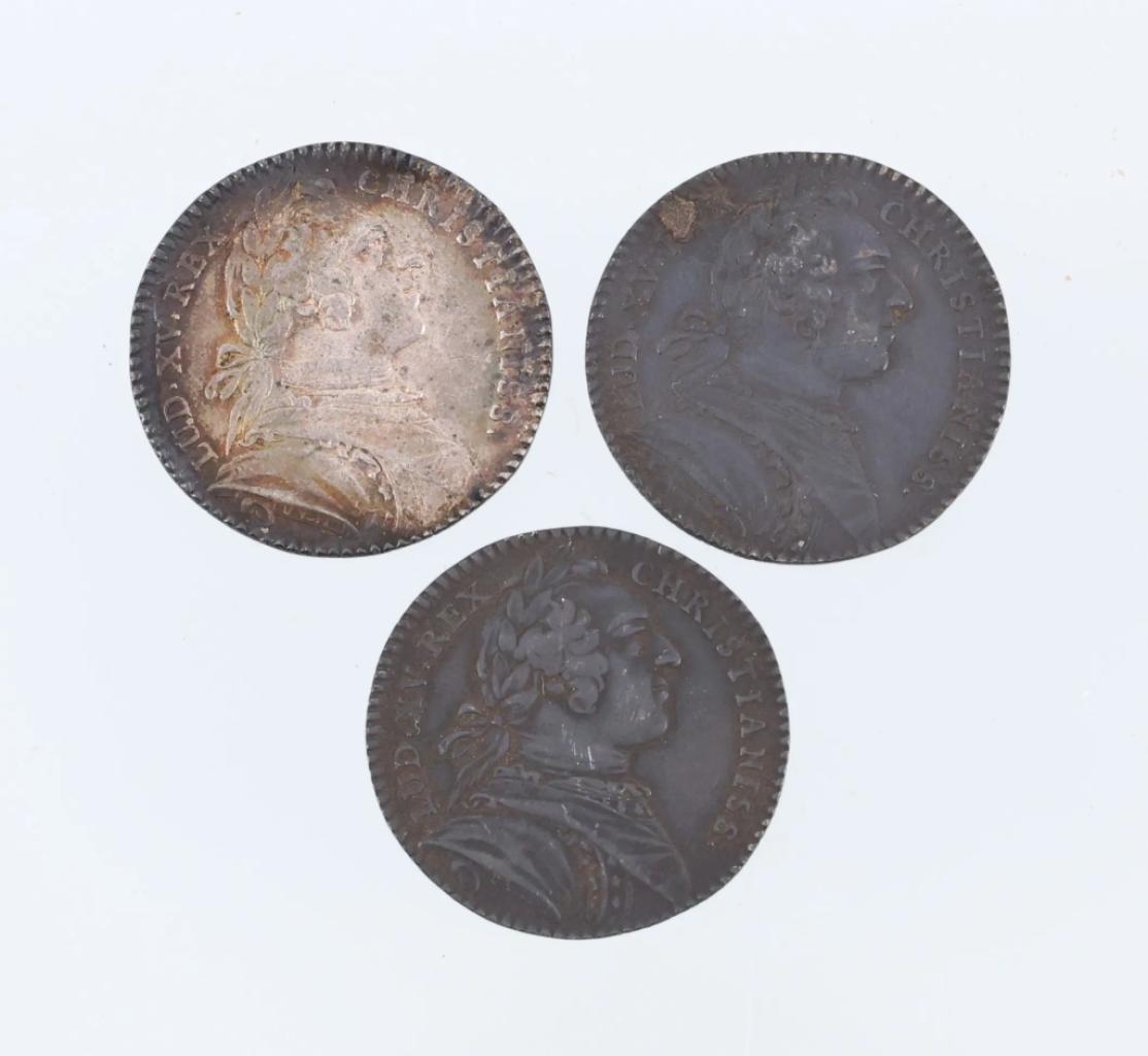 Expertise Louis XV - Lot de trois jetons en argent Etats de Bretagne (1746) - Poids total: 20,23 g. - TB à TTB - Artemis Estimations